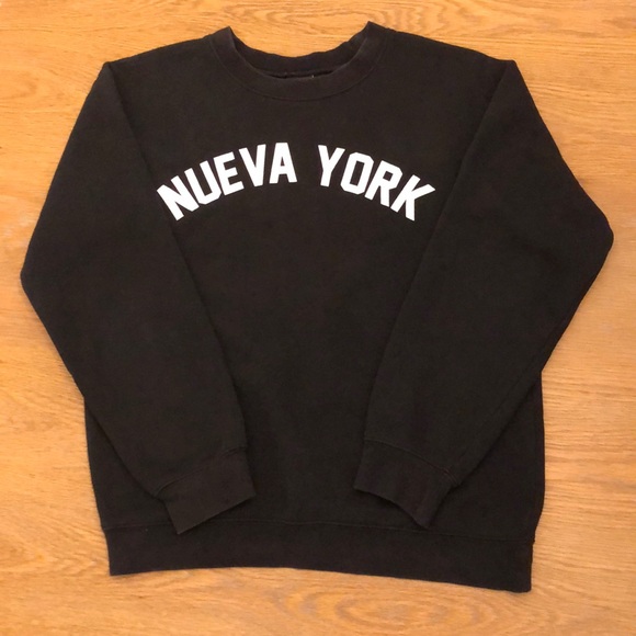 Aritzia Tops - 🍂 2/$40 Aritzia La Notte “Nueva York” sweatshirt